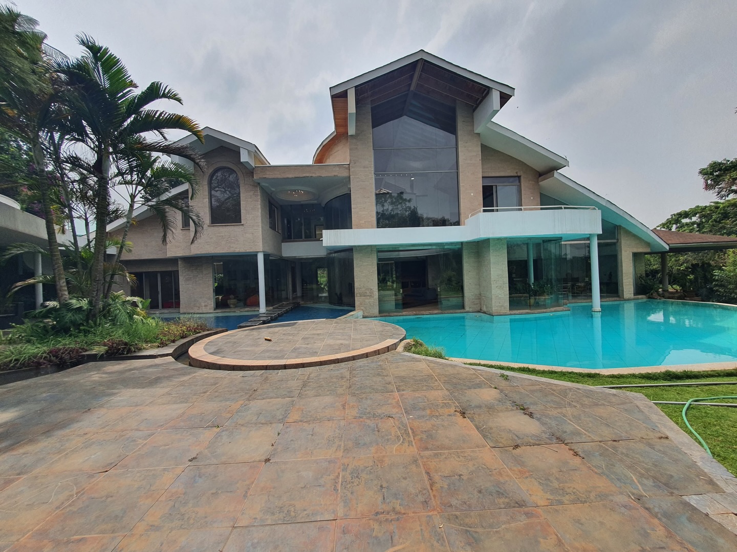 Magnolia Hills – Ultra-Luxury Architectural Estate for Sale